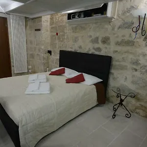 https://bb-domus-gaia.lecce-hotels.com